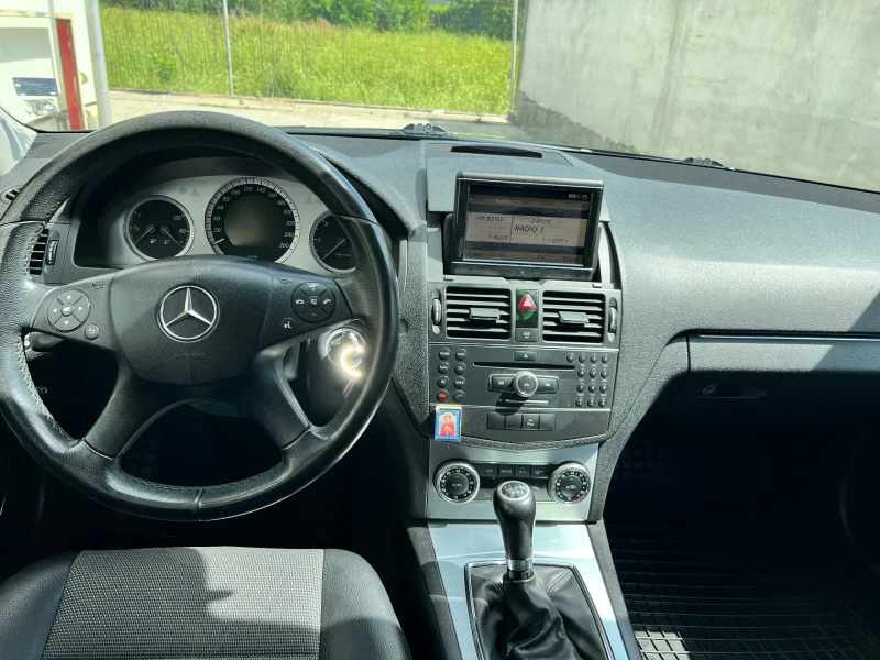 Mercedes-Benz C 220, снимка 3 - Автомобили и джипове - 47514585