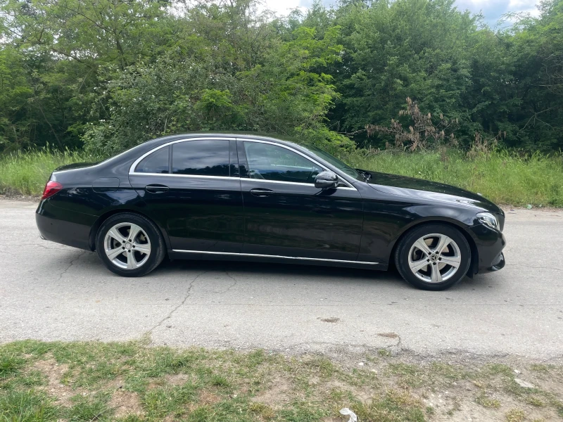 Mercedes-Benz E 220, снимка 4 - Автомобили и джипове - 47784670