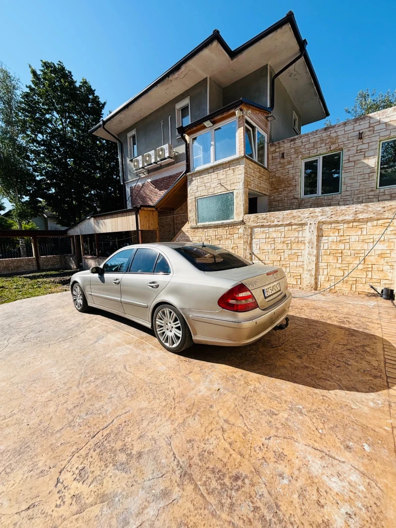 Mercedes-Benz E 320, снимка 4 - Автомобили и джипове - 52348531