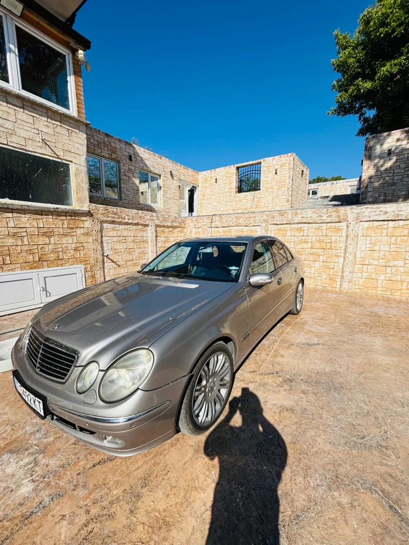 Mercedes-Benz E 320, снимка 3 - Автомобили и джипове - 52348531