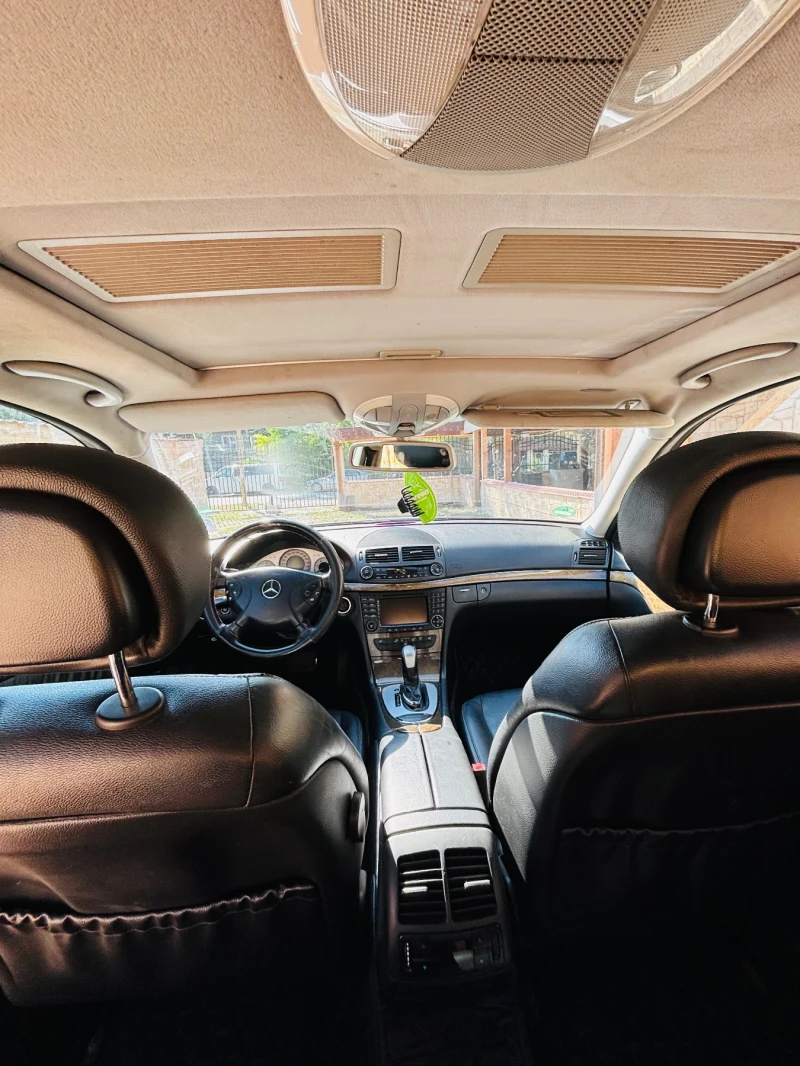 Mercedes-Benz E 320, снимка 11 - Автомобили и джипове - 52348531