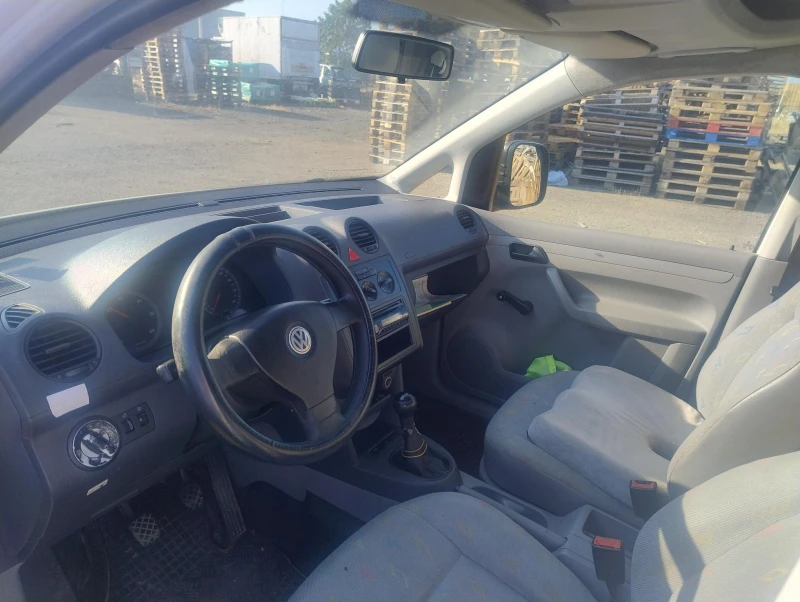 VW Caddy, снимка 9 - Автомобили и джипове - 51337898