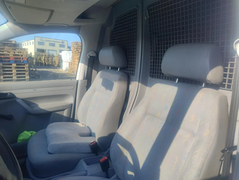 VW Caddy, снимка 8 - Автомобили и джипове - 51337898