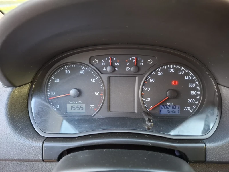 VW Polo 1.4i-80к.с. ПЕРФЕКТНА !, снимка 14 - Автомобили и джипове - 51804305