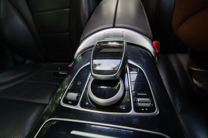 Mercedes-Benz C 300 C300 , Бензин, снимка 12 - Автомобили и джипове - 52925548