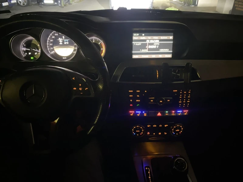 Mercedes-Benz C 200 7G Tronic, снимка 13 - Автомобили и джипове - 52977133