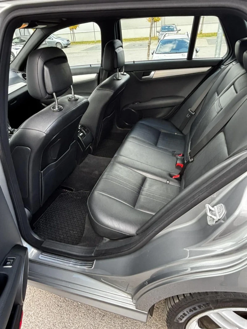 Mercedes-Benz C 200 7G Tronic, снимка 6 - Автомобили и джипове - 52977133