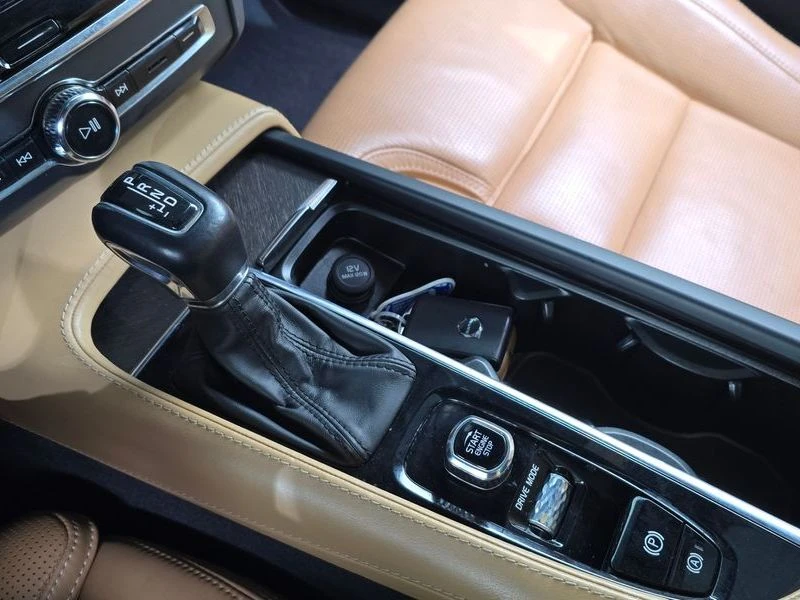 Volvo V90 T5 Pro AWD| 250к.с.| ВКЛ.ТЕХНОТЕСТ, снимка 9 - Автомобили и джипове - 55616794