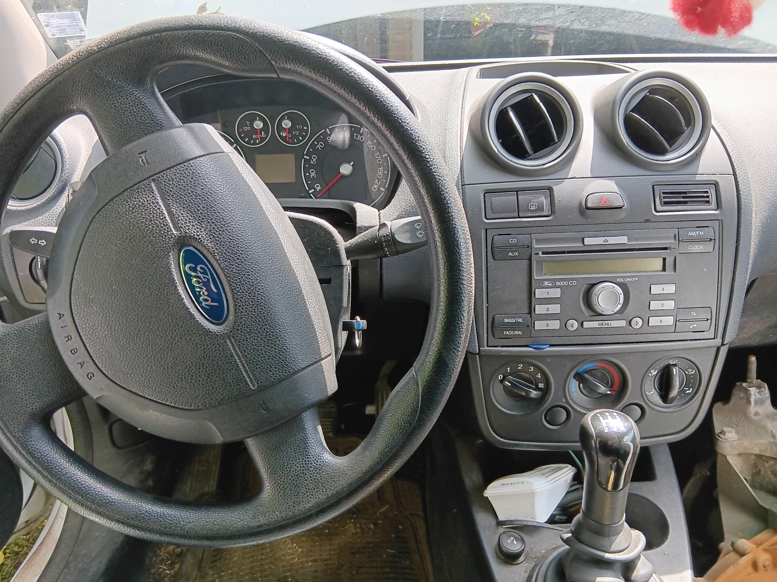 Ford Fiesta  - изображение 6
