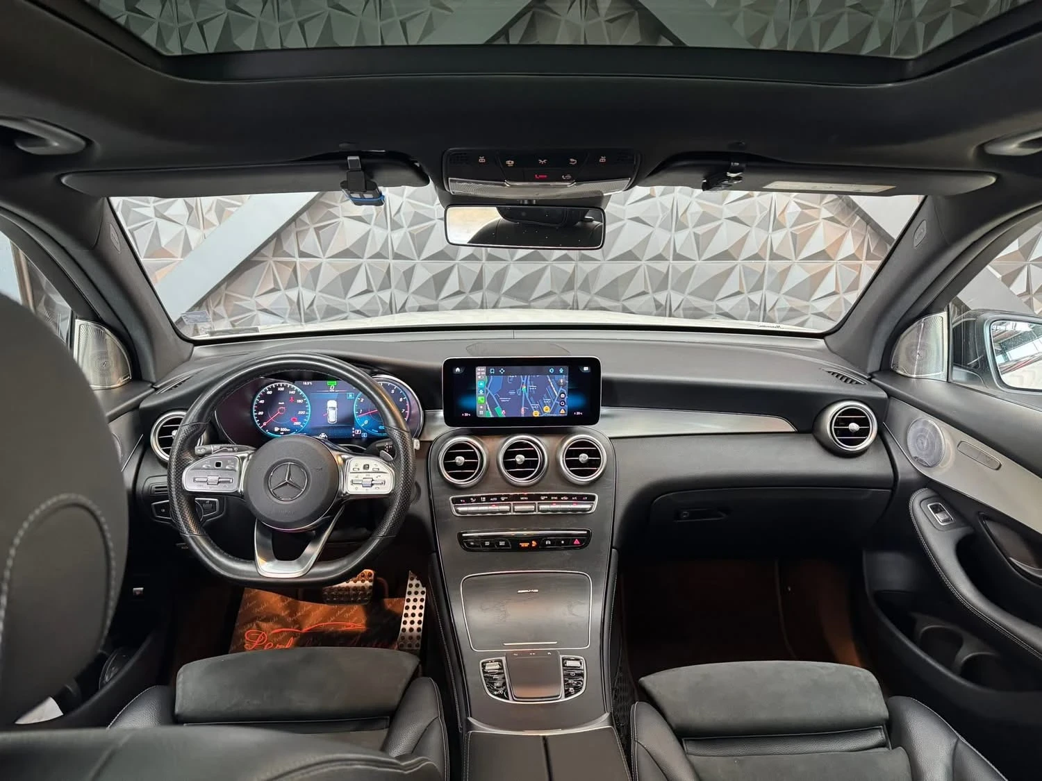 Mercedes-Benz GLC 200 AMG - изображение 5