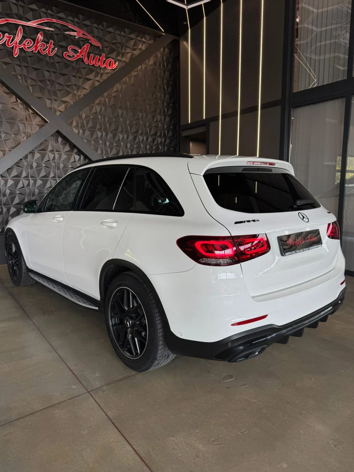 Mercedes-Benz GLC 200 AMG - изображение 3