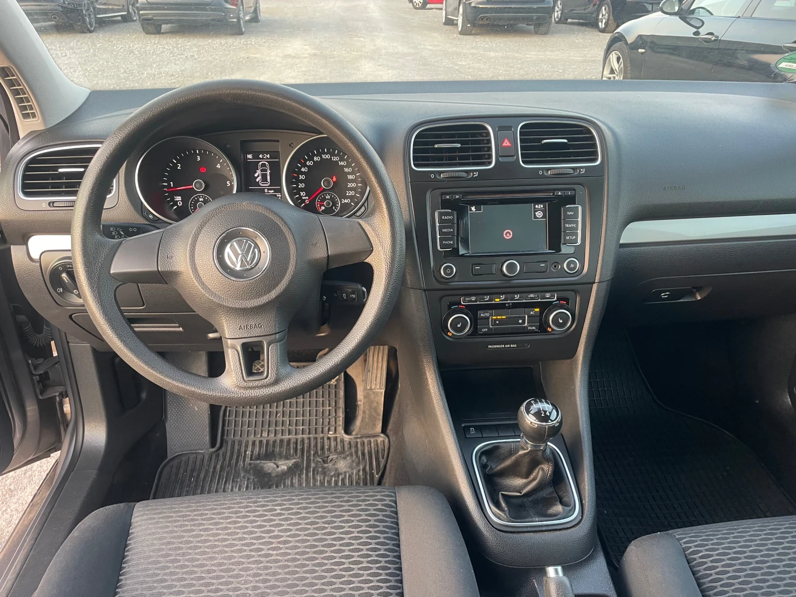 VW Golf 1.6TDI HIGHLINE NAVI ПОДГРЕВ - изображение 5