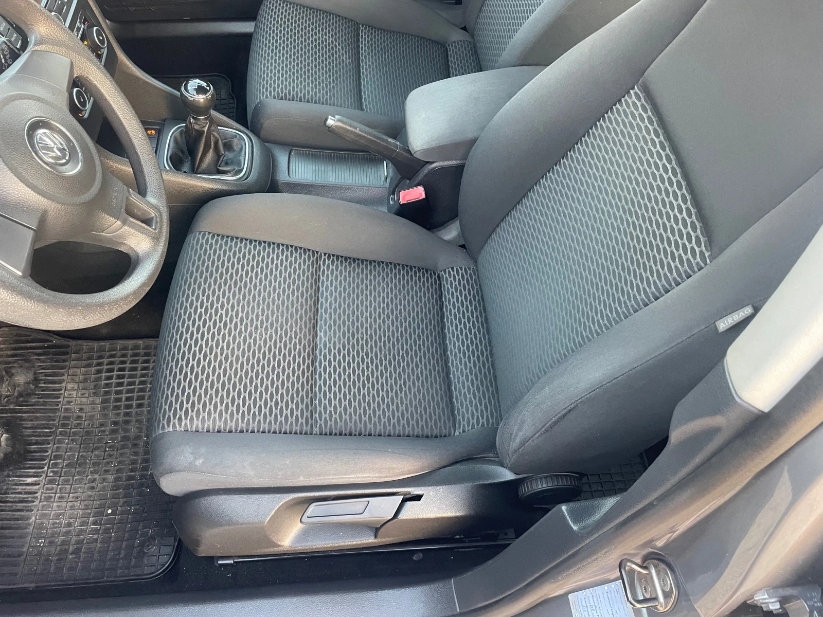 VW Golf 1.6TDI HIGHLINE NAVI ПОДГРЕВ - изображение 7