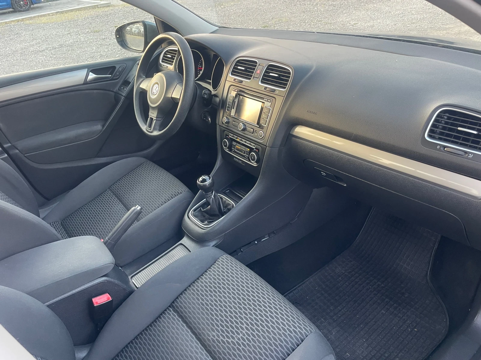 VW Golf 1.6TDI HIGHLINE NAVI ПОДГРЕВ - изображение 10