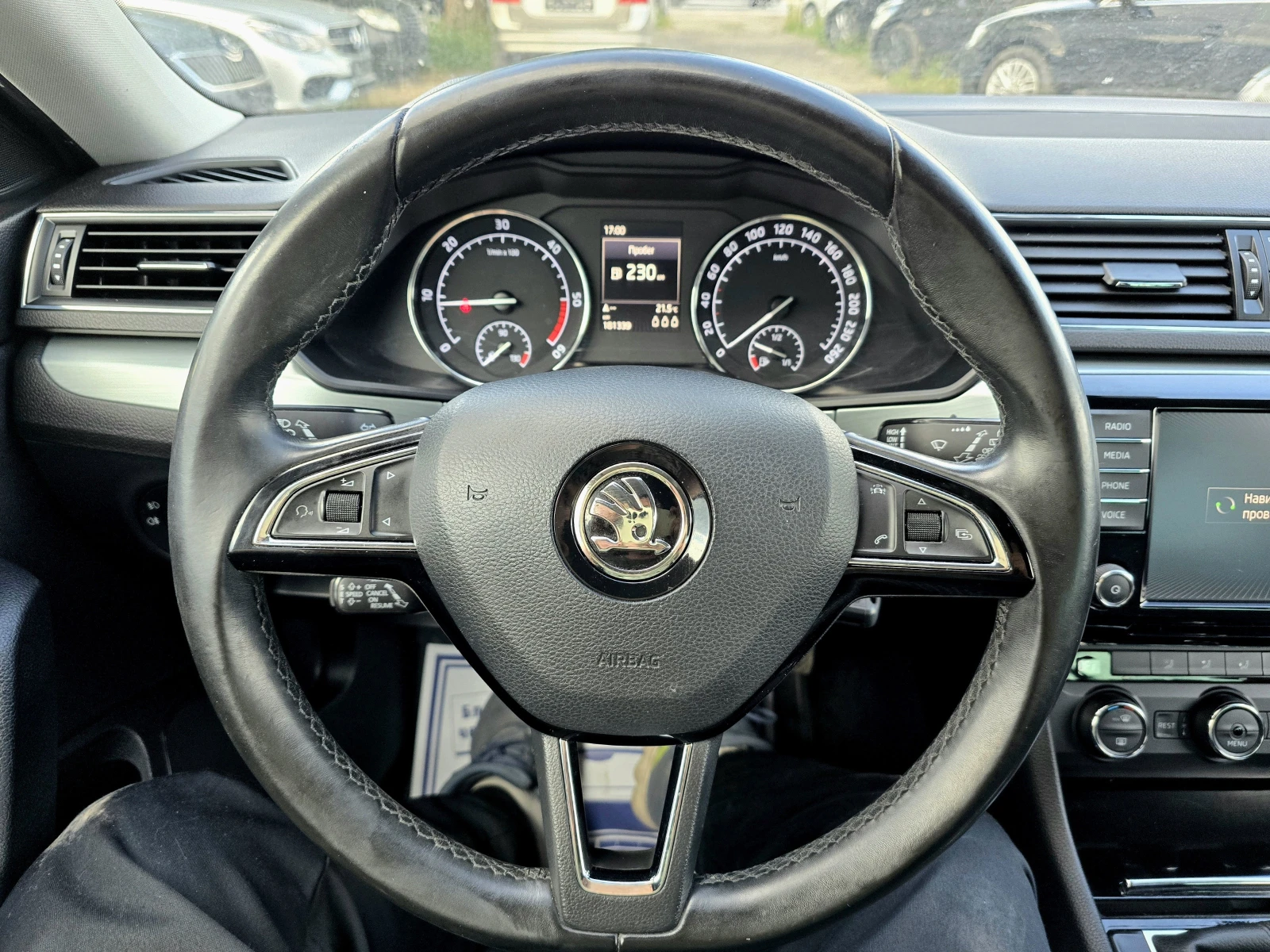 Skoda Superb КАТО ЧИСТО НОВ/DISTRONIK/2.0TDI - изображение 9