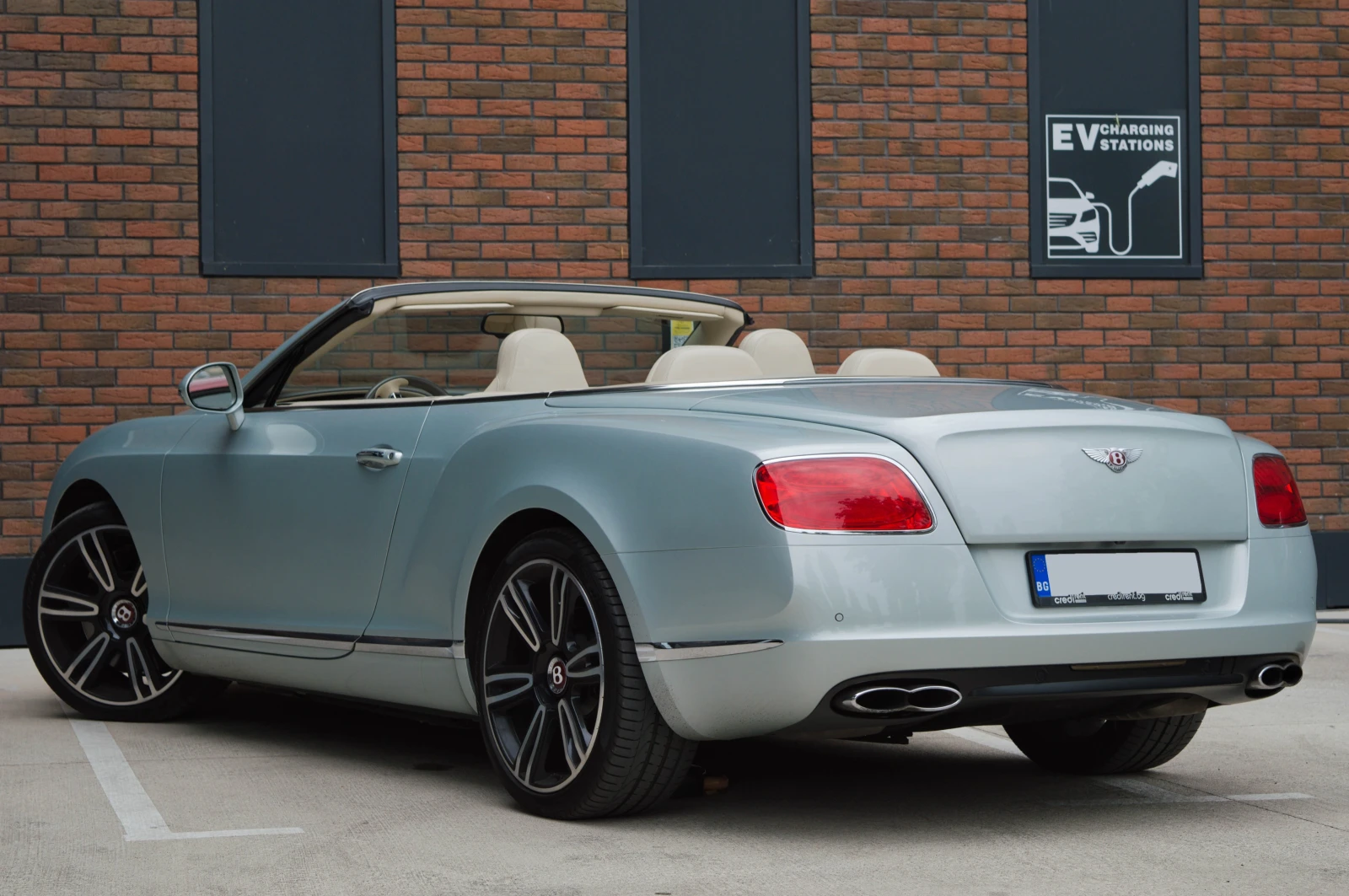 Bentley Continental GTC 4.0 V8 - изображение 6
