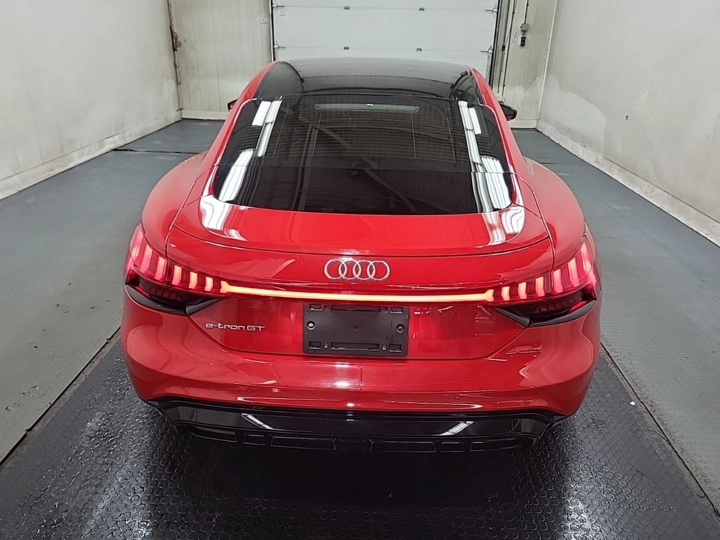 Audi E-Tron GT 93.4kWh (CARFAX) - изображение 5