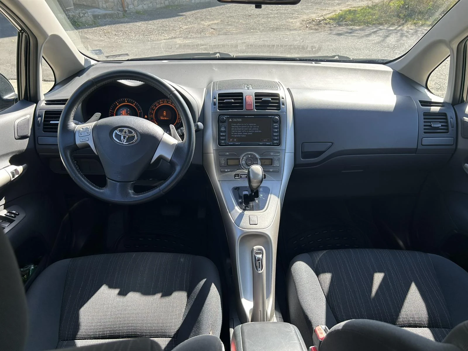 Toyota Auris 1.4 D-4D - изображение 5