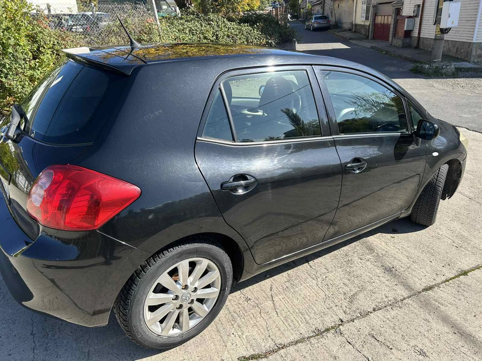 Toyota Auris 1.4 D-4D - изображение 3