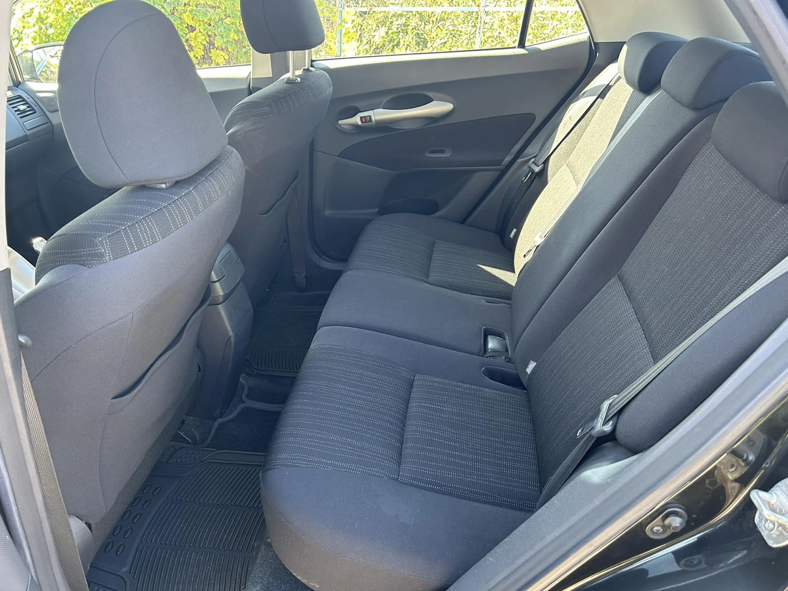 Toyota Auris 1.4 D-4D - изображение 6