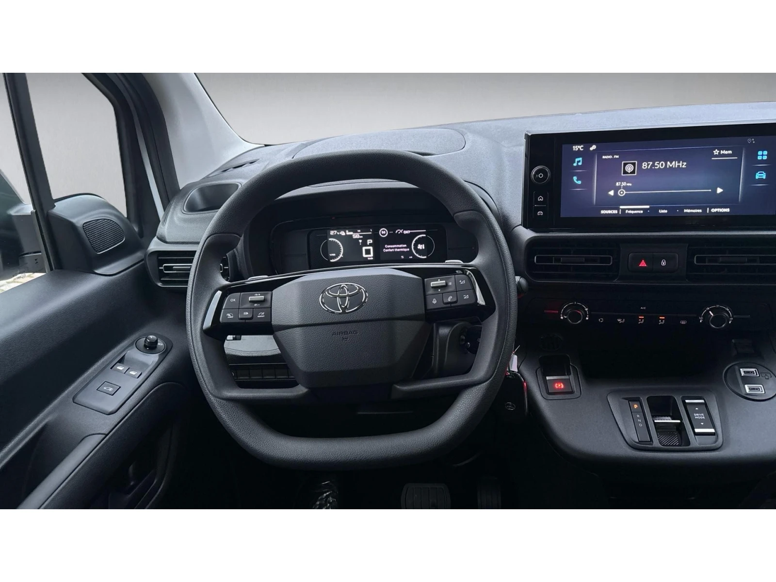 Toyota Proace City CITY VAN EV L2 CREWCAB, ������� ������ �� 366 ��. | Mobile.bg � ����������� 9