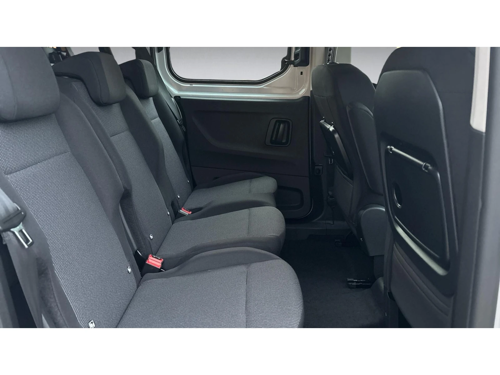 Toyota Proace City CITY VAN EV L2 CREWCAB, ������� ������ �� 366 ��. | Mobile.bg � ����������� 7