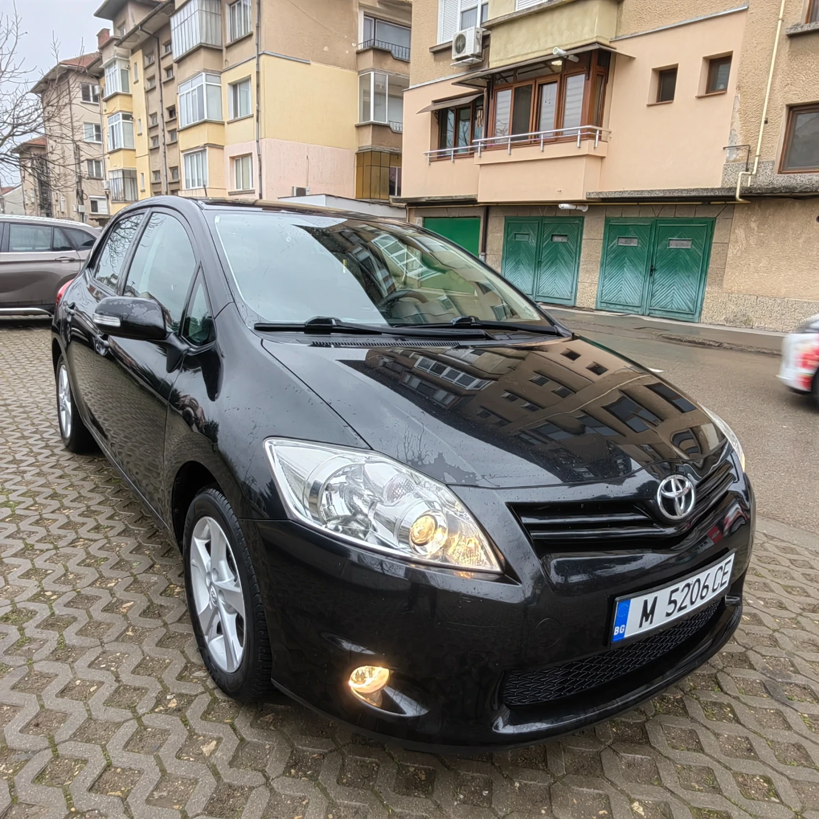 Toyota Auris 1.33, снимка 3 - Автомобили и джипове - 54075779