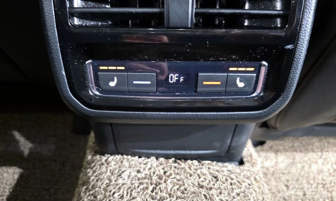 VW Arteon 2.0 TDI Prestige* DYNAUDIO* 360 CAM* KEYLESS* , снимка 15 - Автомобили и джипове - 54153220