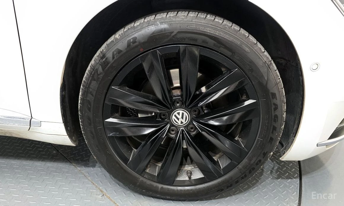 VW Arteon 2.0 TDI Prestige* DYNAUDIO* 360 CAM* KEYLESS* , снимка 5 - Автомобили и джипове - 54153220