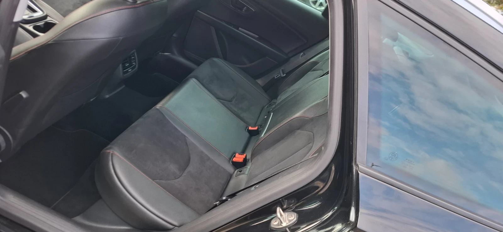 Seat Leon 1.5 Tgi Fr Dsg Full  20e на 400км!!, снимка 12 - Автомобили и джипове - 54277522