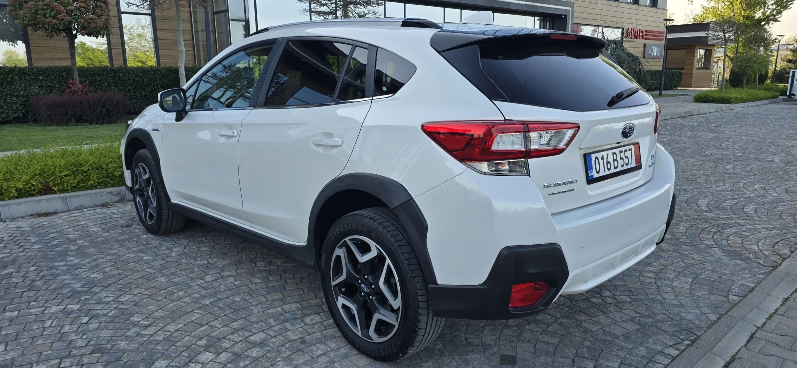 Subaru XV е-BOXER STYLE EXTRA!!! ВСИЧКИ ЕКСТРИ!!!, снимка 4 - Автомобили и джипове - 54337619