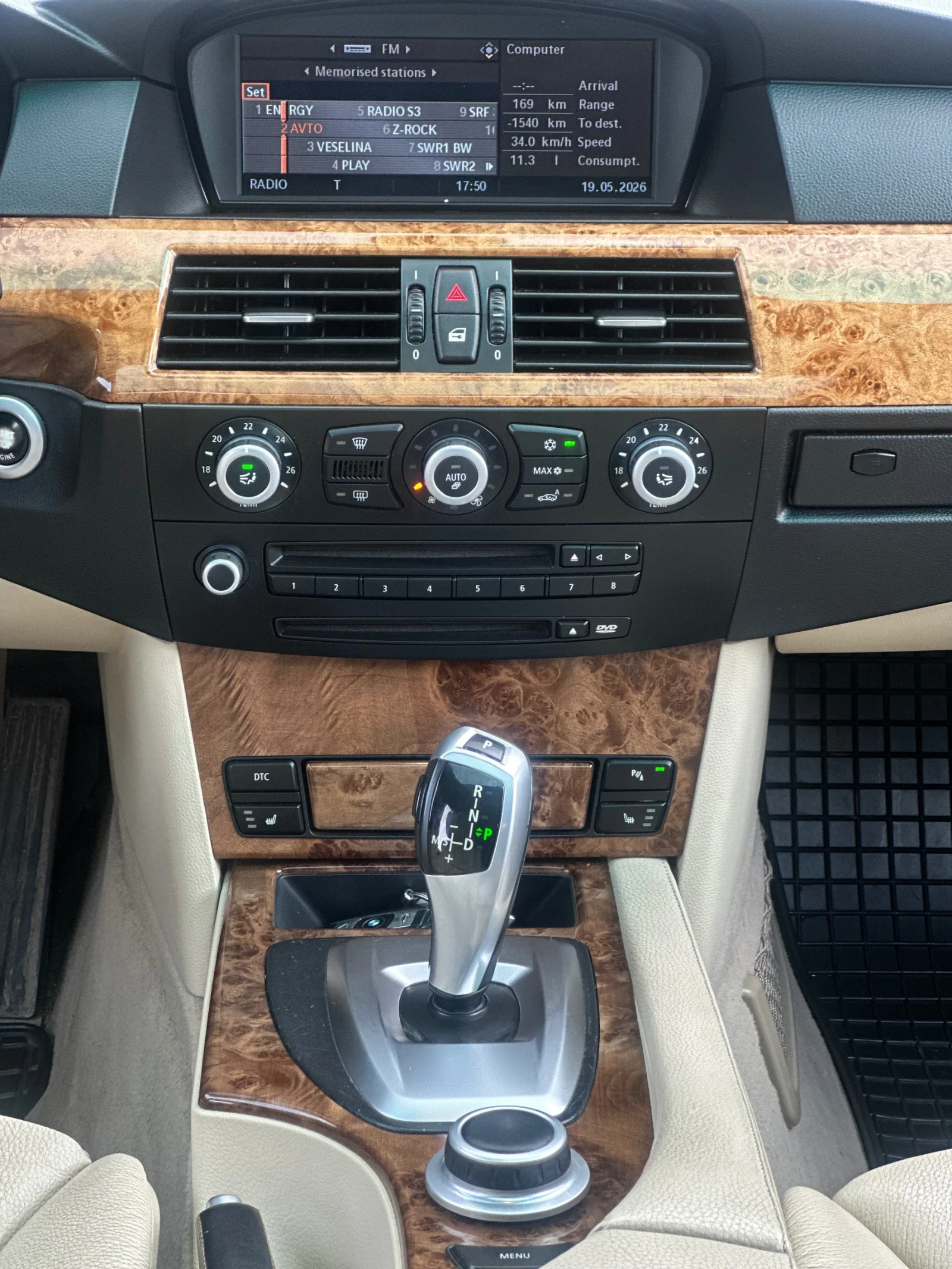 BMW 530 Xi, снимка 13 - Автомобили и джипове - 54611270
