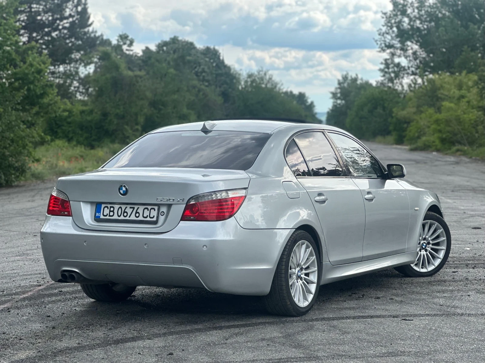 BMW 530 Xi, снимка 3 - Автомобили и джипове - 54611270