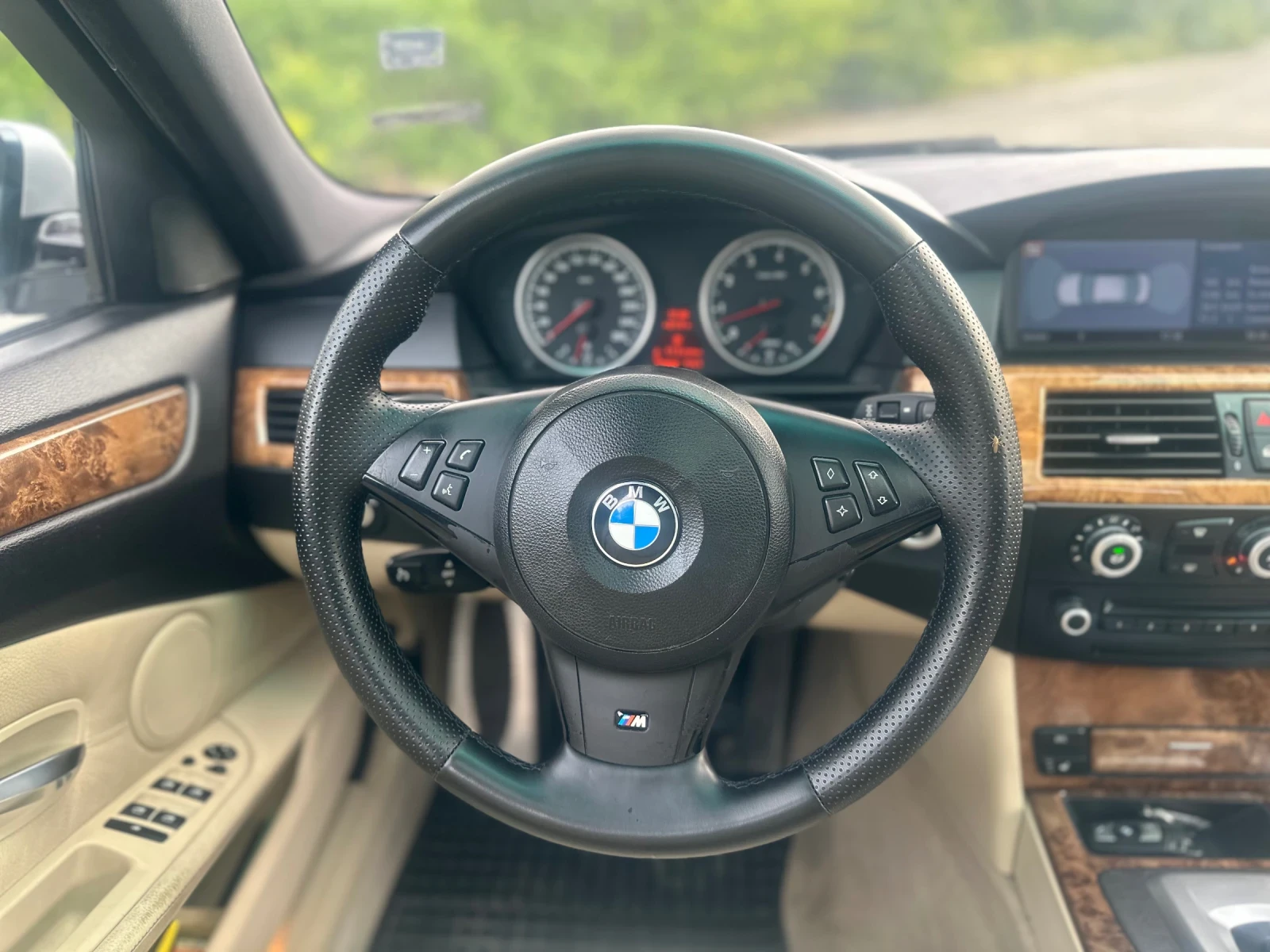 BMW 530 Xi, снимка 14 - Автомобили и джипове - 54611270