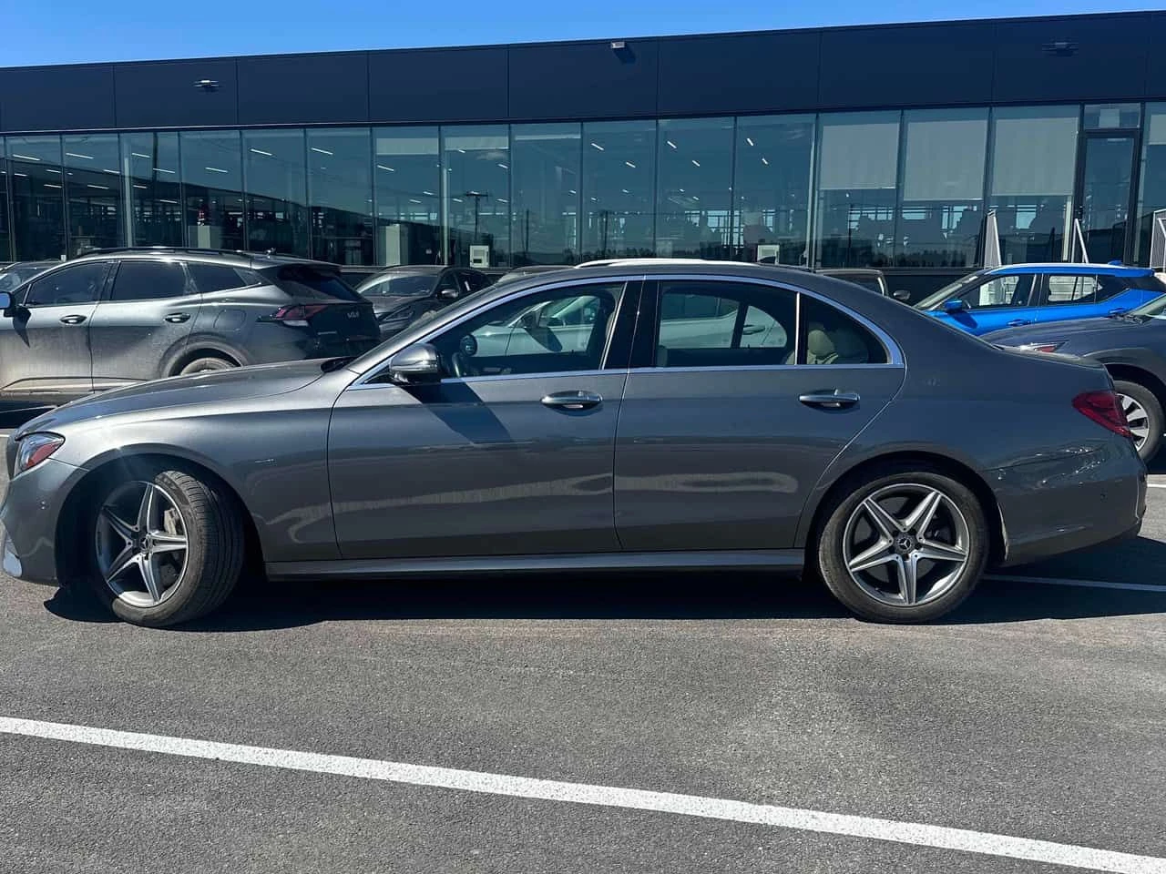 Mercedes-Benz E 400 DISTRONIC* BURMESTER* AMBIENT* , снимка 2 - Автомобили и джипове - 54635816