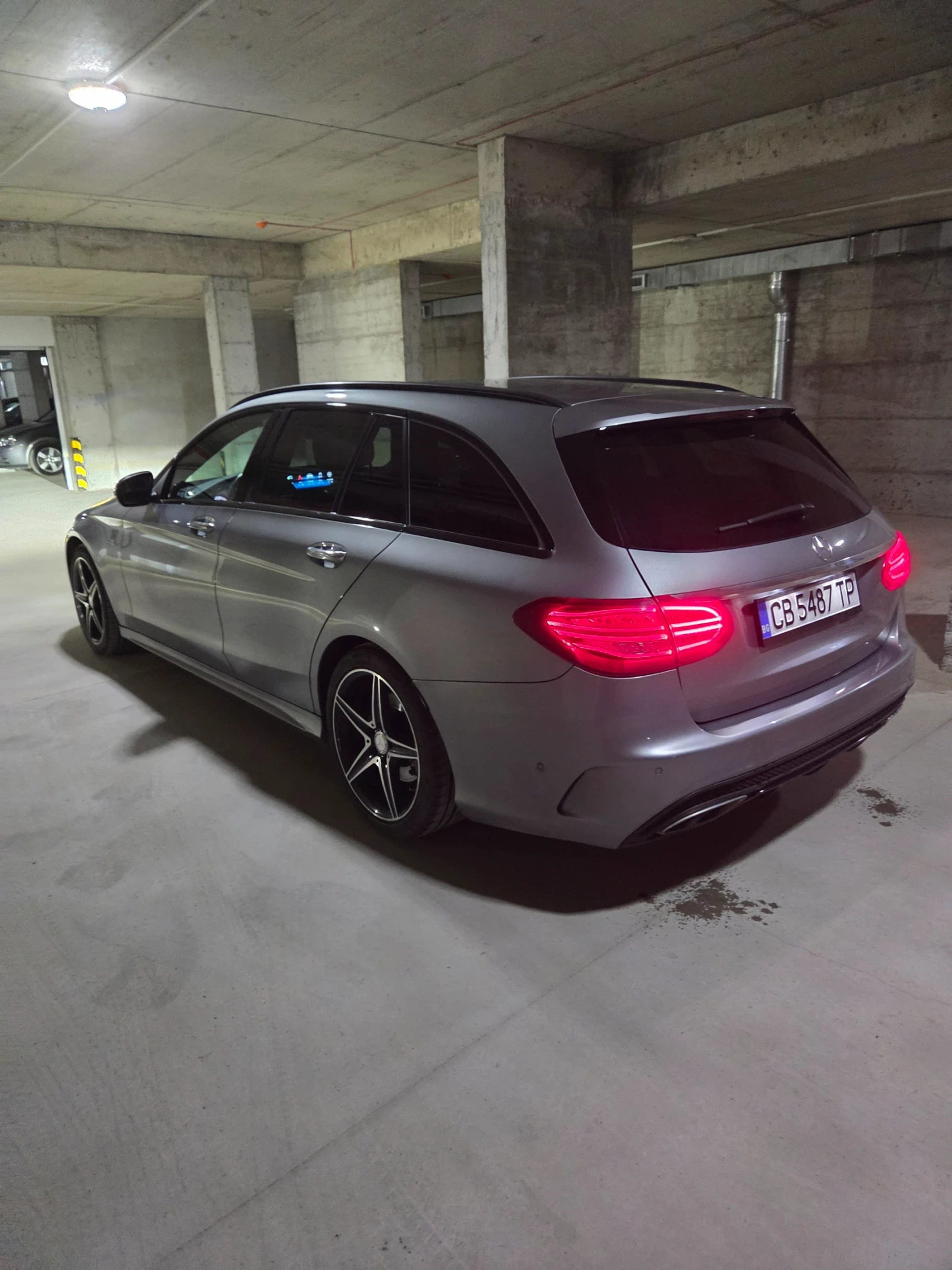 Mercedes-Benz C 400 AMG 4-Matic, снимка 2 - Автомобили и джипове - 54711779
