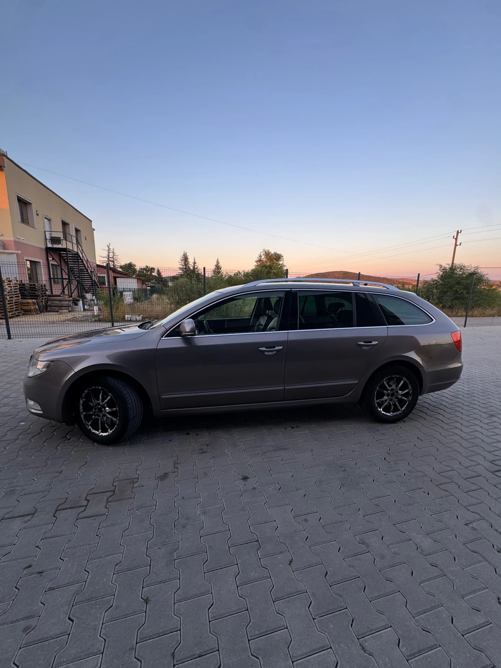 Skoda Superb, снимка 3 - Автомобили и джипове - 55537110