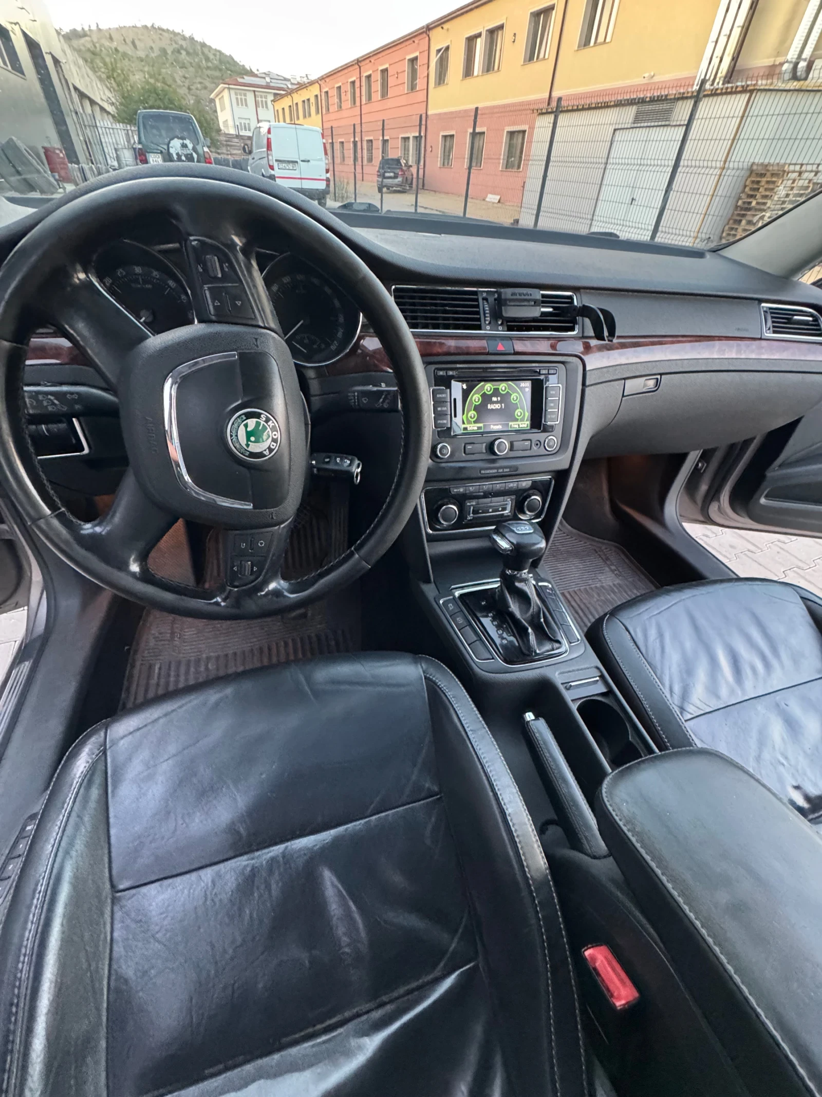 Skoda Superb, снимка 8 - Автомобили и джипове - 55537110