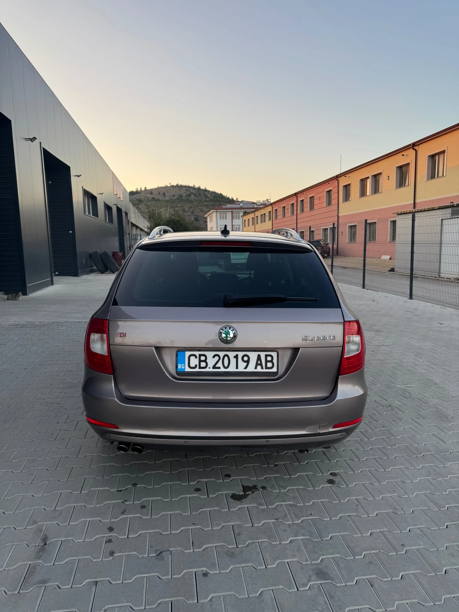 Skoda Superb, снимка 4 - Автомобили и джипове - 55537110