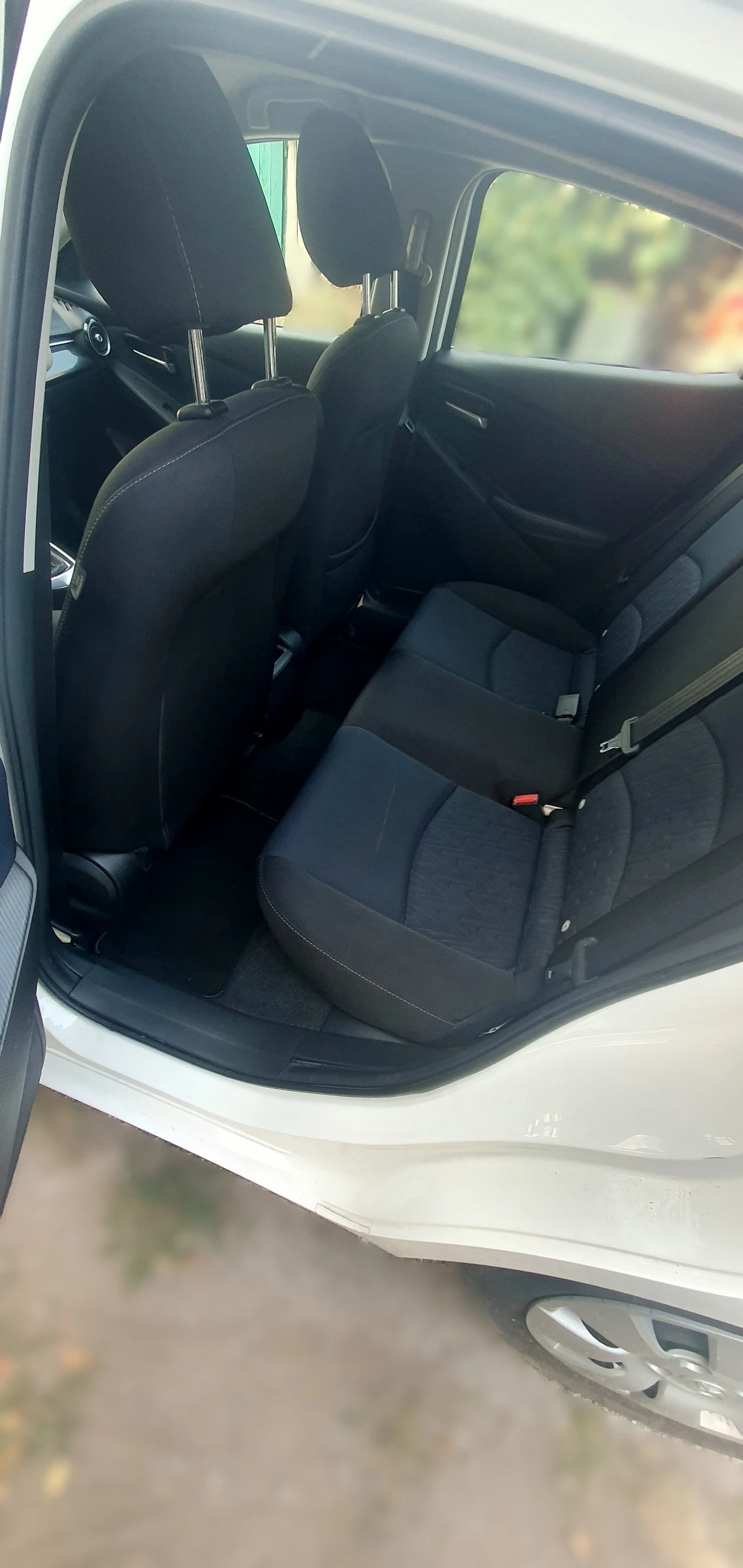 Mazda 2 1.5L SkyActiv-G (75 к.с.) 2016 г. , снимка 12 - Автомобили и джипове - 55931793