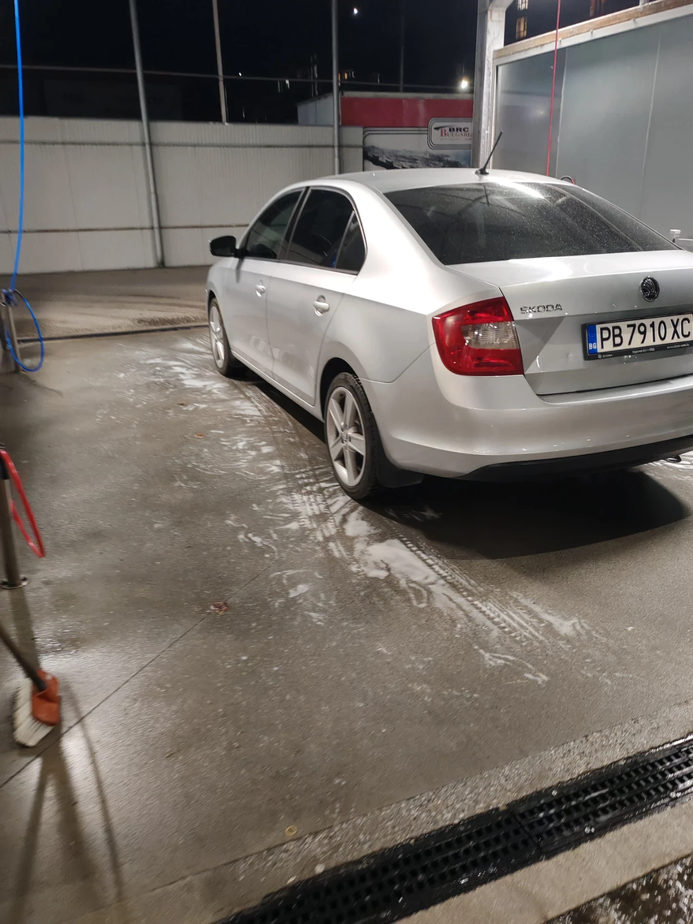 Skoda Rapid, снимка 4 - Автомобили и джипове - 56180801