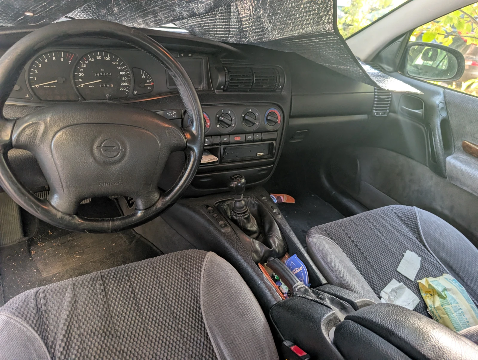 Opel Omega седан, снимка 4 - Автомобили и джипове - 56280892