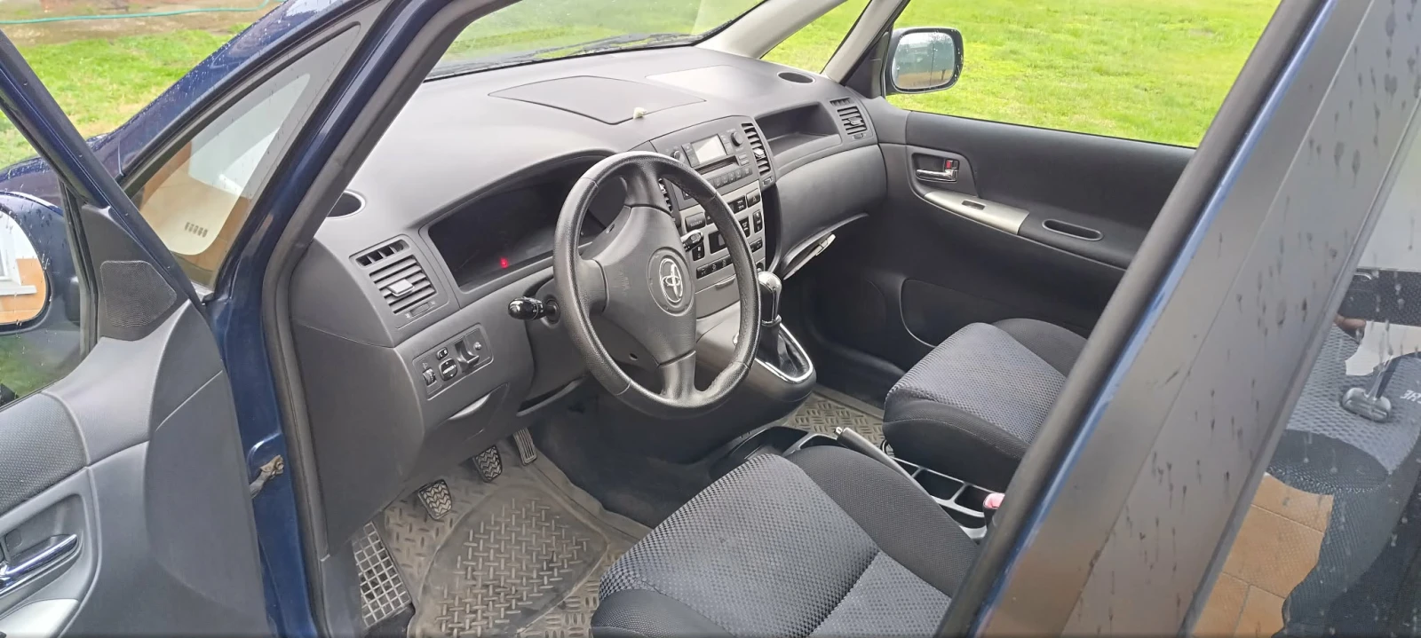 Toyota Corolla verso, снимка 5 - Автомобили и джипове - 56531949
