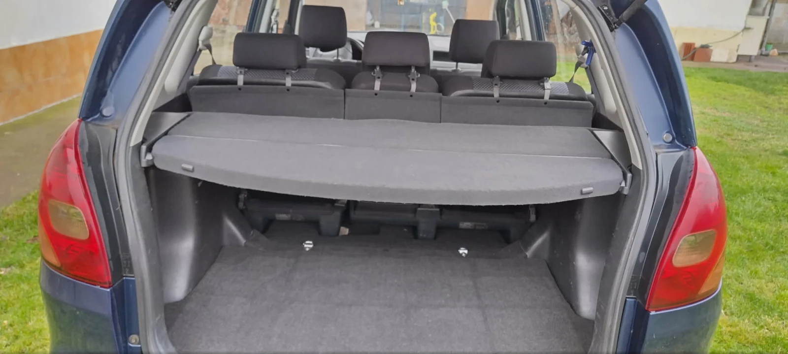 Toyota Corolla verso, снимка 9 - Автомобили и джипове - 56531949