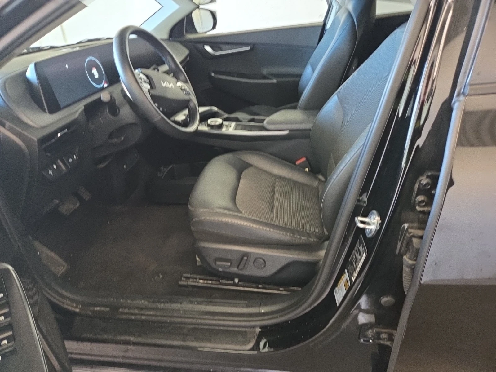 Kia EV6 * LONGRANGE* MEMORY* ПОДГРЕВ* ЗАДНAКАМЕРА* , снимка 7 - Автомобили и джипове - 56634910