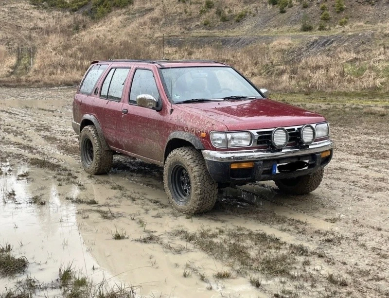 Nissan Pathfinder 3.3i- ГАЗ, снимка 1 - Автомобили и джипове - 44312623