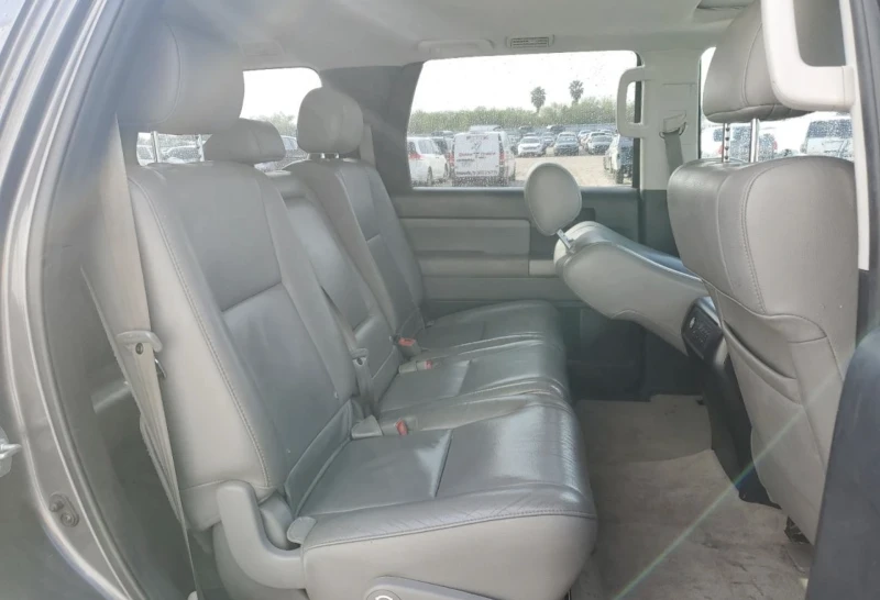 Toyota Sequoia, снимка 11 - Автомобили и джипове - 49169433