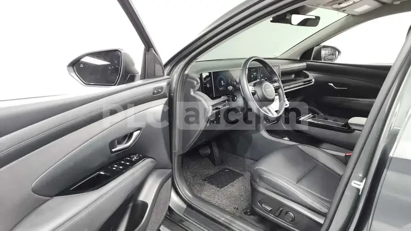 Hyundai Tucson, снимка 10 - Автомобили и джипове - 55012062