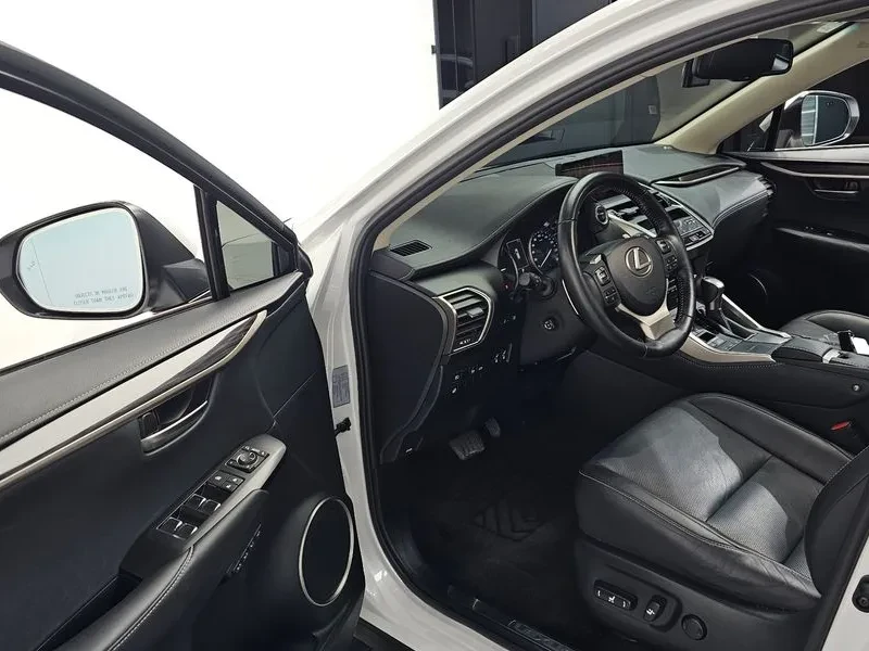 Lexus NX 300H Executive, снимка 10 - Автомобили и джипове - 56271161