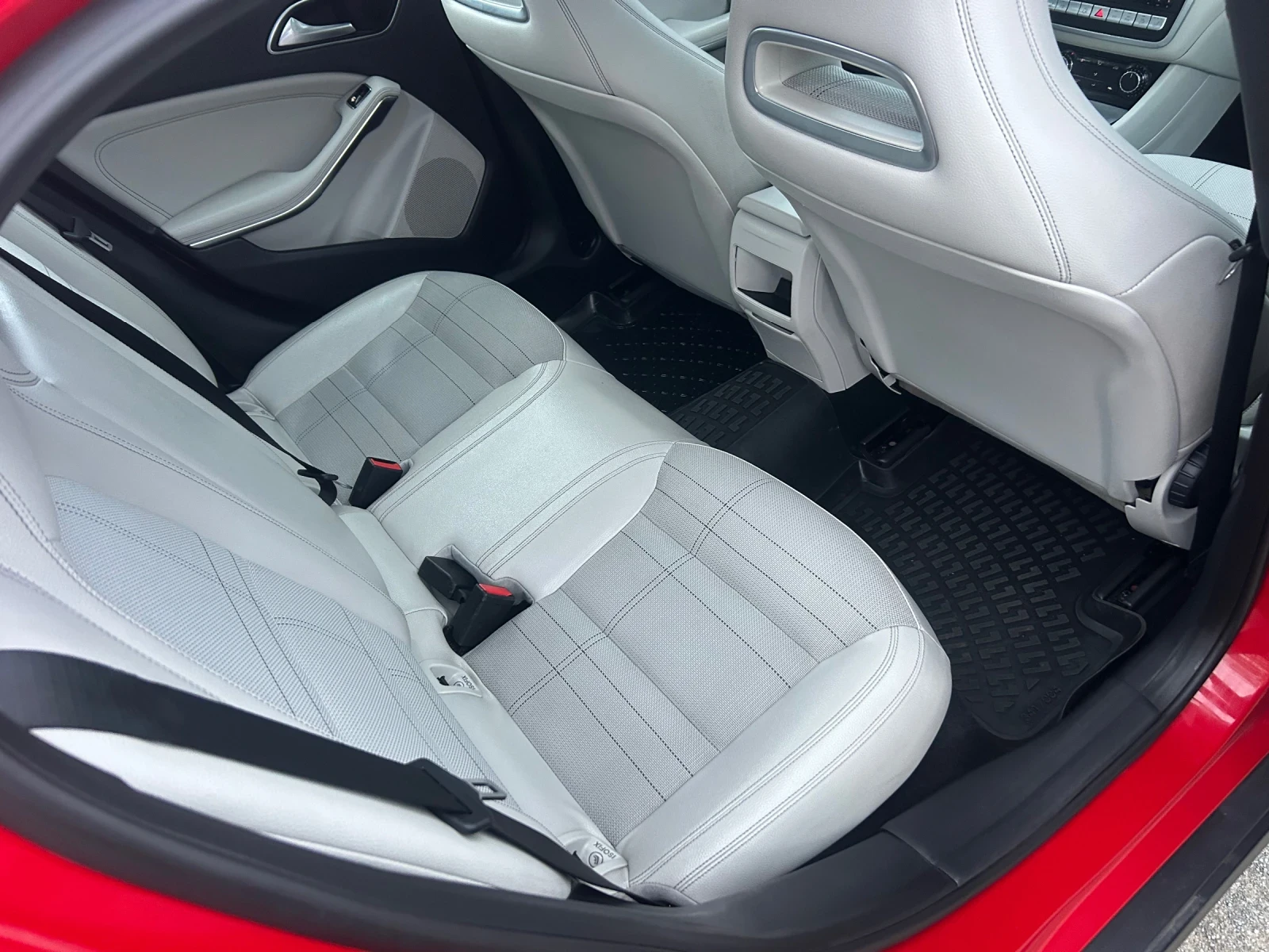 Mercedes-Benz GLA 200  4MATIC /  / 6 /   /  | Mobile.bg   12